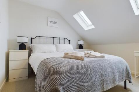 CAM01740G0-PR0292-STILL027