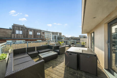 1415818-3-69944c5...