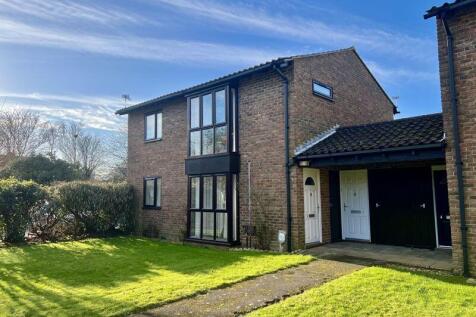 Chichester, PO19 - property photo