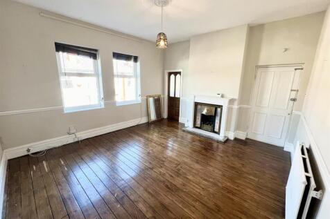 Wellington Grove, Shaw Heath, Stockport photo 3