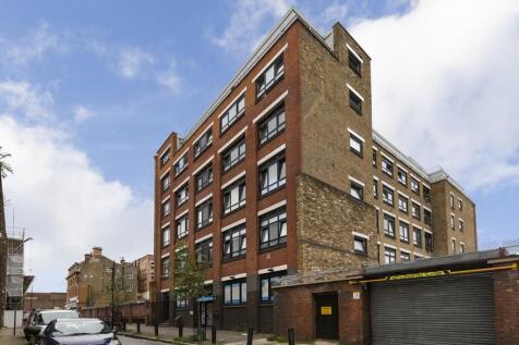1 Hollybush Gardens  16.jpg
