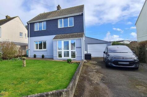 Helston, TR13 - property photo
