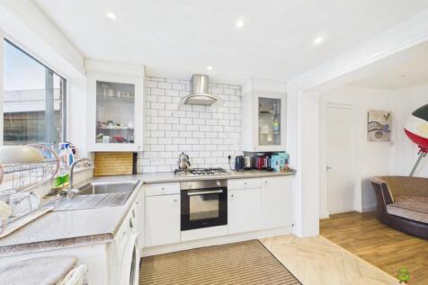 Presented by Robert at EweMove Bexleyheath and Dar