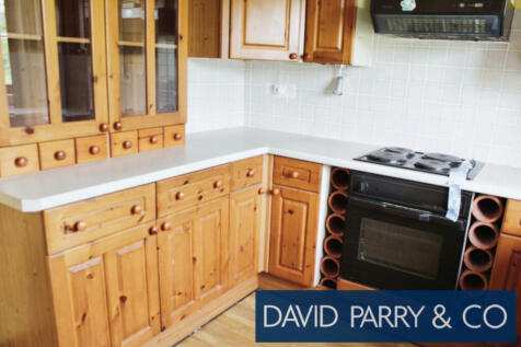 DETACHED COUNTRY PROPERTY