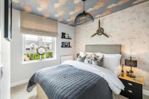 bedroom in 4 bedroom home