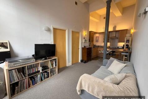 Lounge / Kitchen