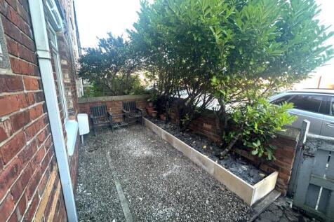 Garden front