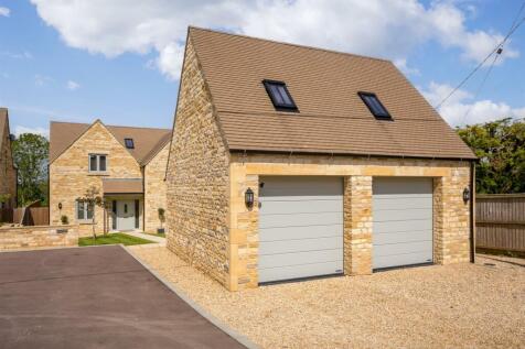 1 - Oakwood House - GL54 4NQ - Web.jpg