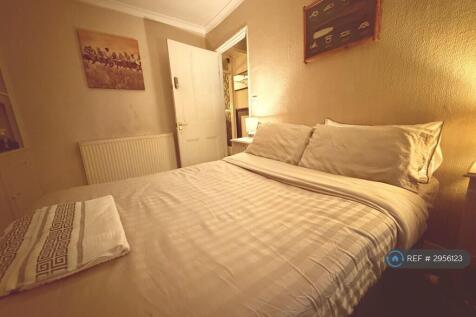 Bedroom - Different Bedding