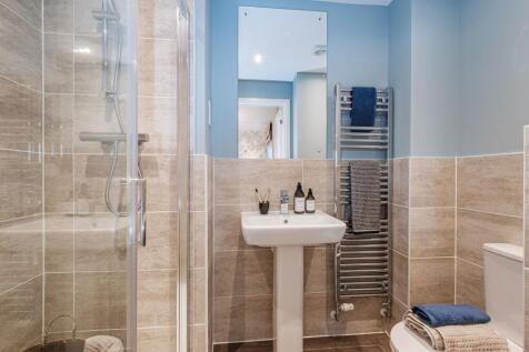 Interior view of the en suite in our 4 bed Radleigh home