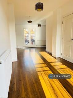 Living / Dining Area