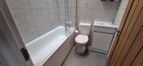 Main bathroom