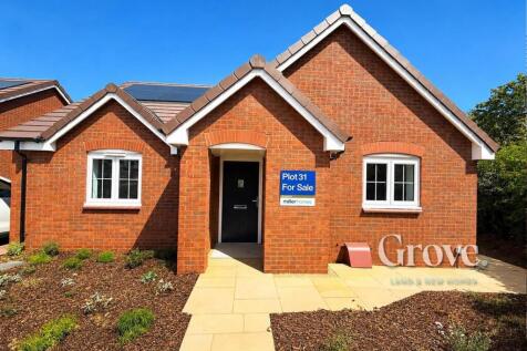 31 Springbrook Gardens Blakedown 2.jpg