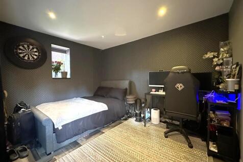 Annexe: Bedroom Two 002