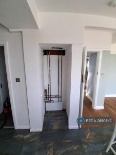 Space For Fridge / Freezer 
