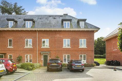 Hertford, SG13 - property photo