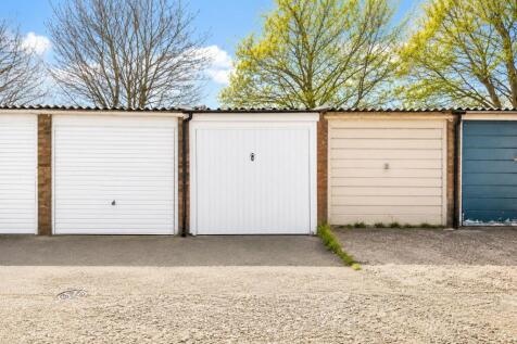 Garage En-Bloc.jpg