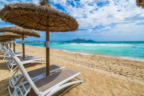 TOWNHOUSE IN PLAYA DE MURO WITH RENTAL LICENSE