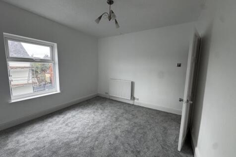 Wyggeston Street, Burton Upon Trent, Staffordshire photo 5