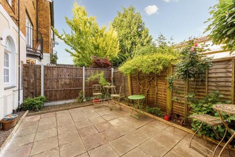 33f Copenhagen Gardens-7.jpg