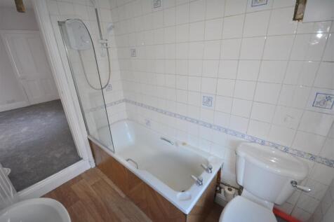 Bathroom.JPG