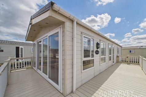Delta Cambridge Exterior Decking Alberta Holiday P