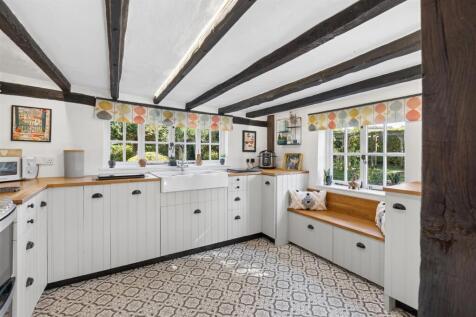 Yew Cottage-HR5.jpg