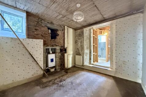 Bedroom (7) Study.JPG