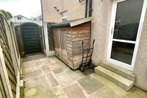 Enclosed Side Garden