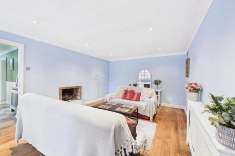 CAM02313G0-PR0094-STILL001