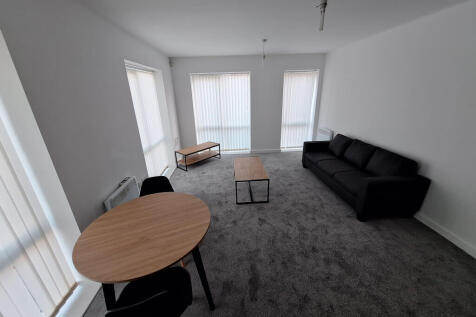 Groves Avenue, Salford photo 3