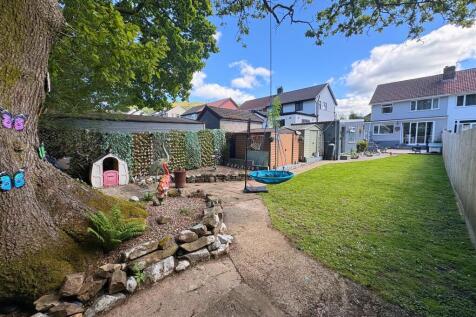Rear Garden g (edit).jpg