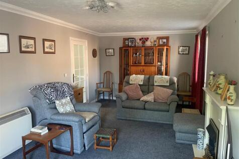 NEW SITTING ROOM 2.jpg