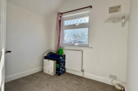 Napier Close, West Drayton photo 5
