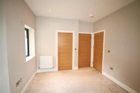 Master Bedroom b.JPG