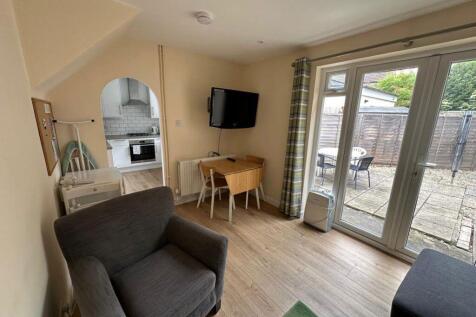 Girdlestone Road photo 3