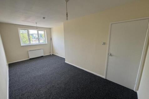 Living Room (1/2)