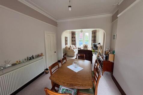 Dining room through to lounge.jpg