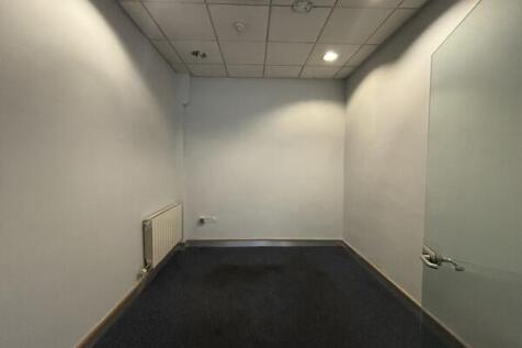 Retail Property (high street) to rent Image 4