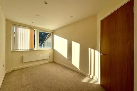 Second bedroom pic 3.jpeg