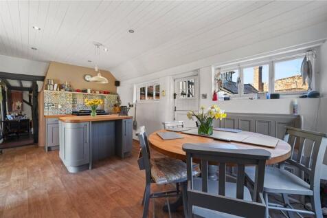 Kitchen/Breakfast Rm