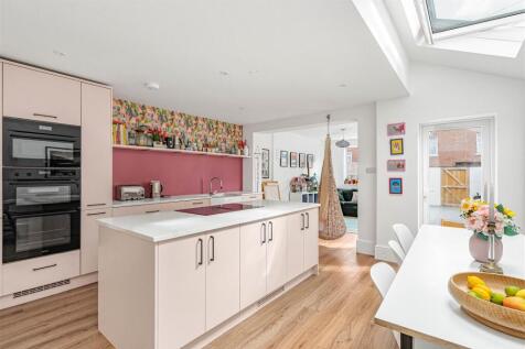 Kitchen.JPG