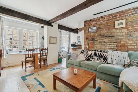 St Neots, PE19 - property photo