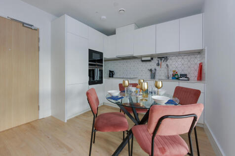 Coombe Hill House, Beverley Way, New Malden, Kingston Upon Thames photo 5