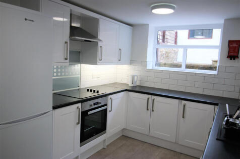 6-bed house on Bowerham Road, Lancaster, £3,354/mo