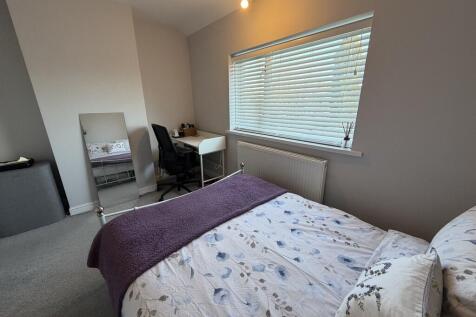 Bedroom 2 pic 2