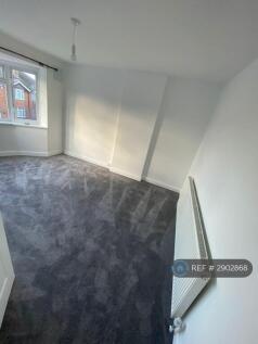 Bradgate Drive, Leicestershire, LE18 photo 4