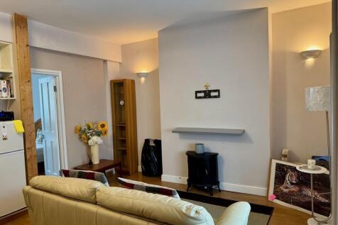 Open plan lounge/...