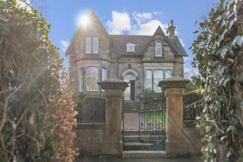 4 bed, 2 bath Detached in Glasgow - Photo 38