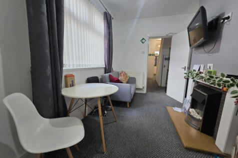 Hawthorn Avenue,  Hull, HU3 photo 2